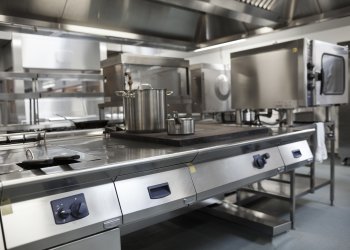 Doğru Endüstriyel Ekipman Seçimi ile Mutfak Verimliliğini Artırmanın Yolları